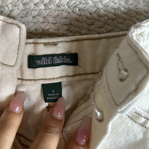 Cream wild fable ripped shorts - Picture 2 of 5